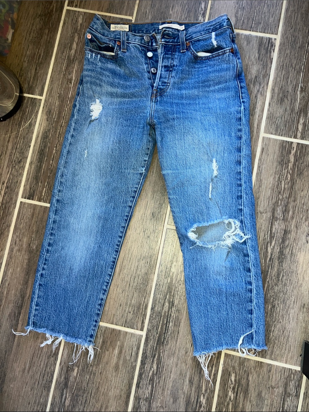 LEVIS WEDGIE STRAIGHT LEG DECONSTRUCTED LEG RAW HEM BUTTON FLY